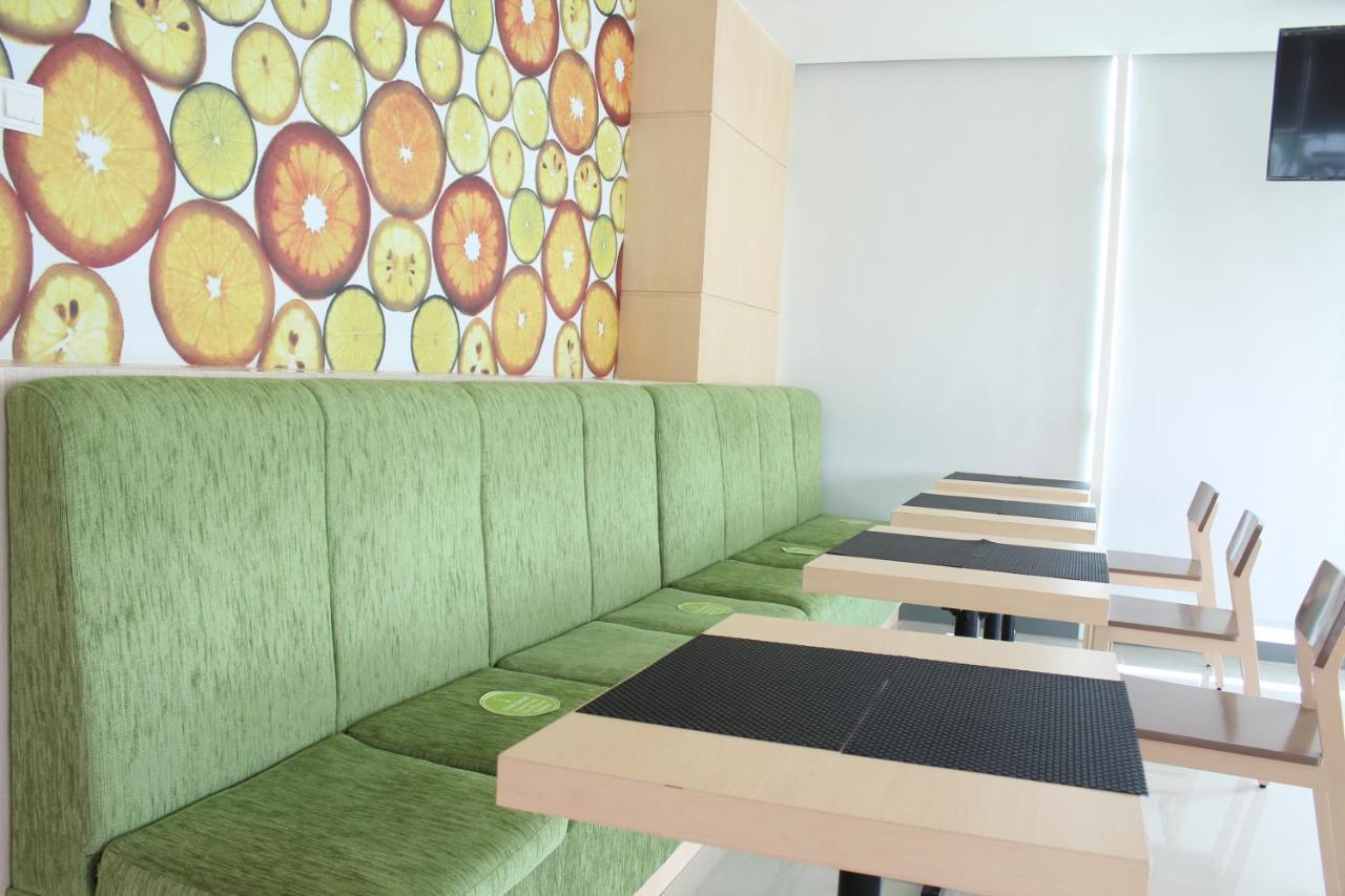 Zest Parang Raja Solo By Swiss-Belhotel International Bonorejo Esterno foto