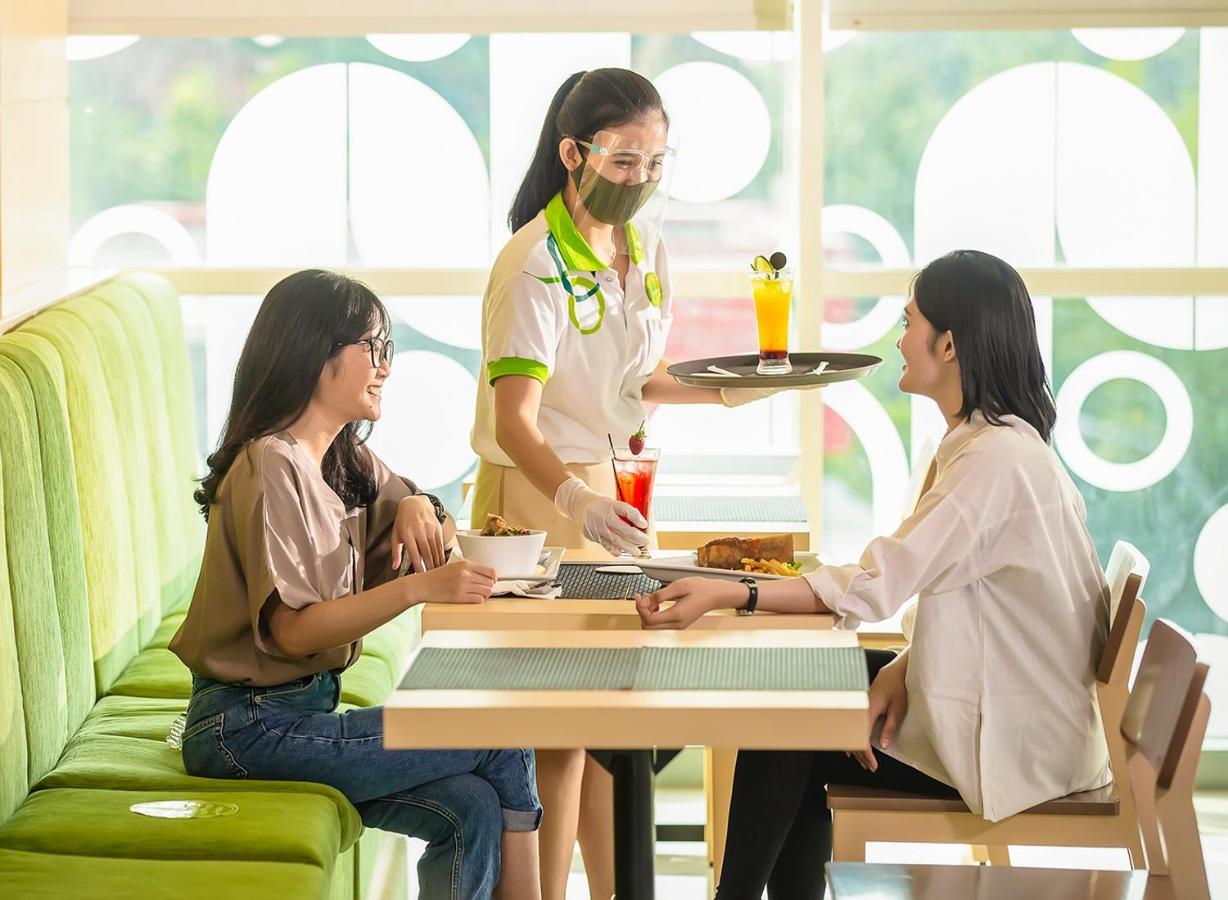 Zest Parang Raja Solo By Swiss-Belhotel International Bonorejo Esterno foto