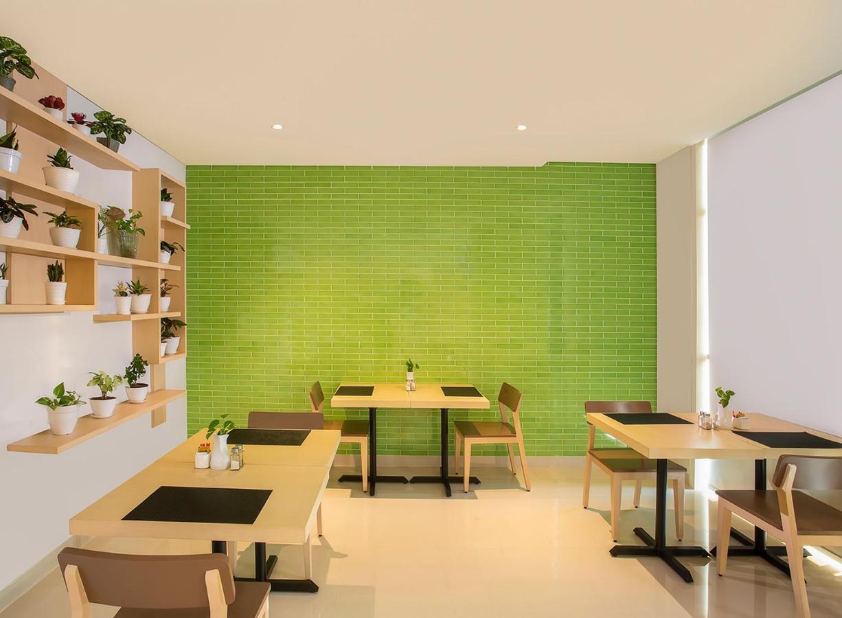 Zest Parang Raja Solo By Swiss-Belhotel International Bonorejo Esterno foto
