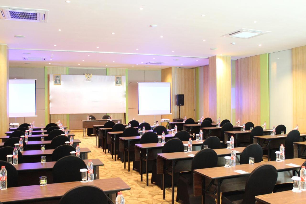 Zest Parang Raja Solo By Swiss-Belhotel International Bonorejo Esterno foto