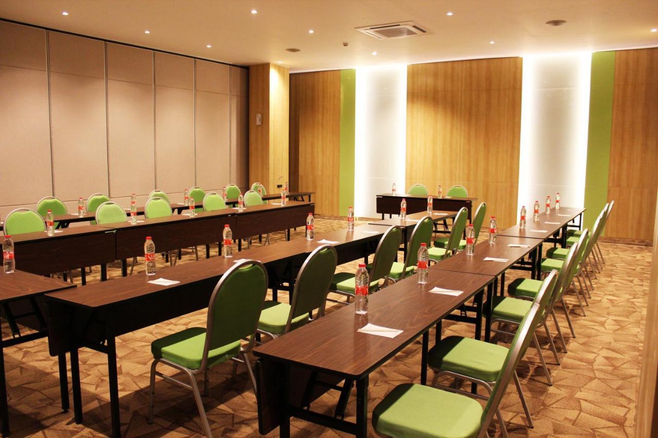 Zest Parang Raja Solo By Swiss-Belhotel International Bonorejo Esterno foto